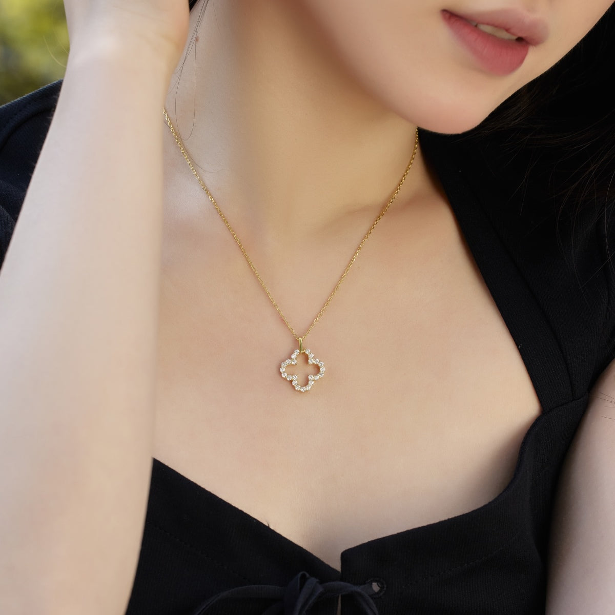 [BASLOVE]Four-Leaf Clover Hollow Design Exquisite Necklace