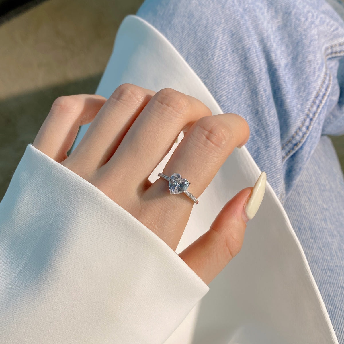 [BASLOVE]2.0 Carat Dazzling Lustrous Heart Cut Lover Ring