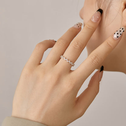 [BASLOVE]Delicate Enchanting Wave Shape Daily Ring