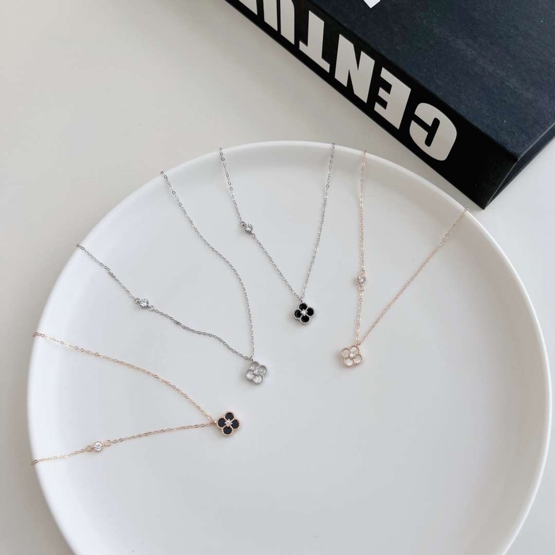 [BASLOVE]Delicate Flower Shape Necklace