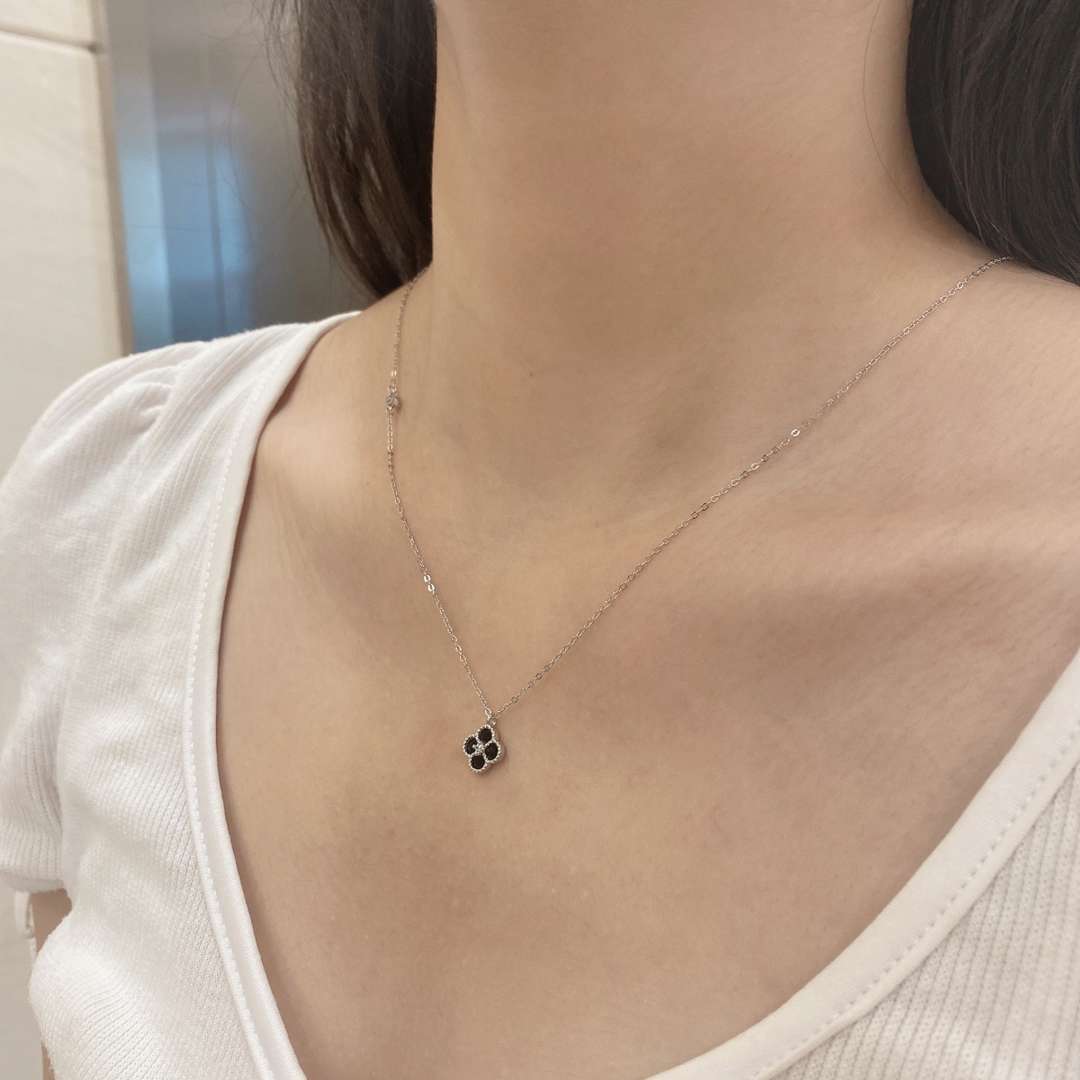 [BASLOVE]Delicate Flower Shape Necklace