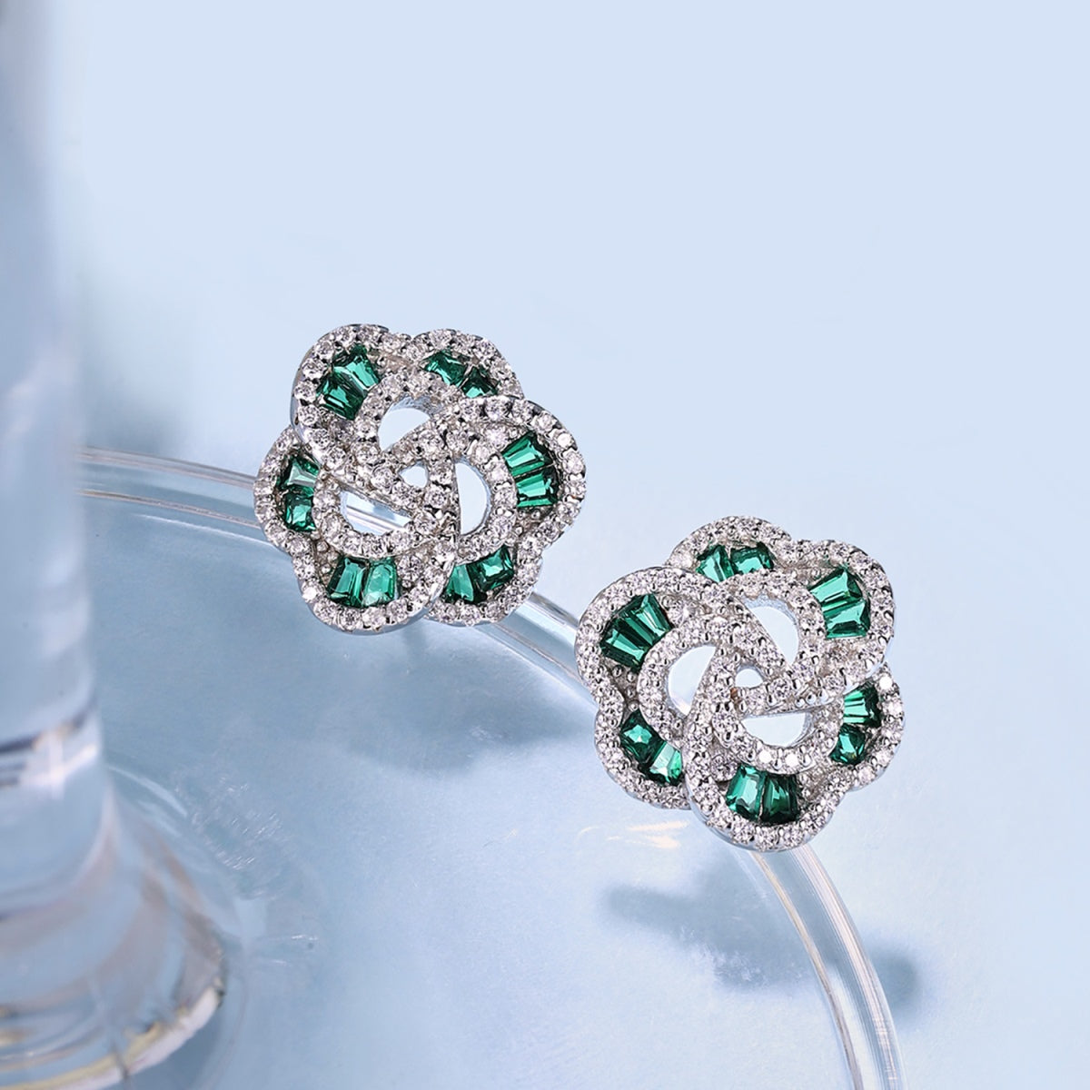 [BASLOVE]Exquisite Flower Shape Daily Earrings