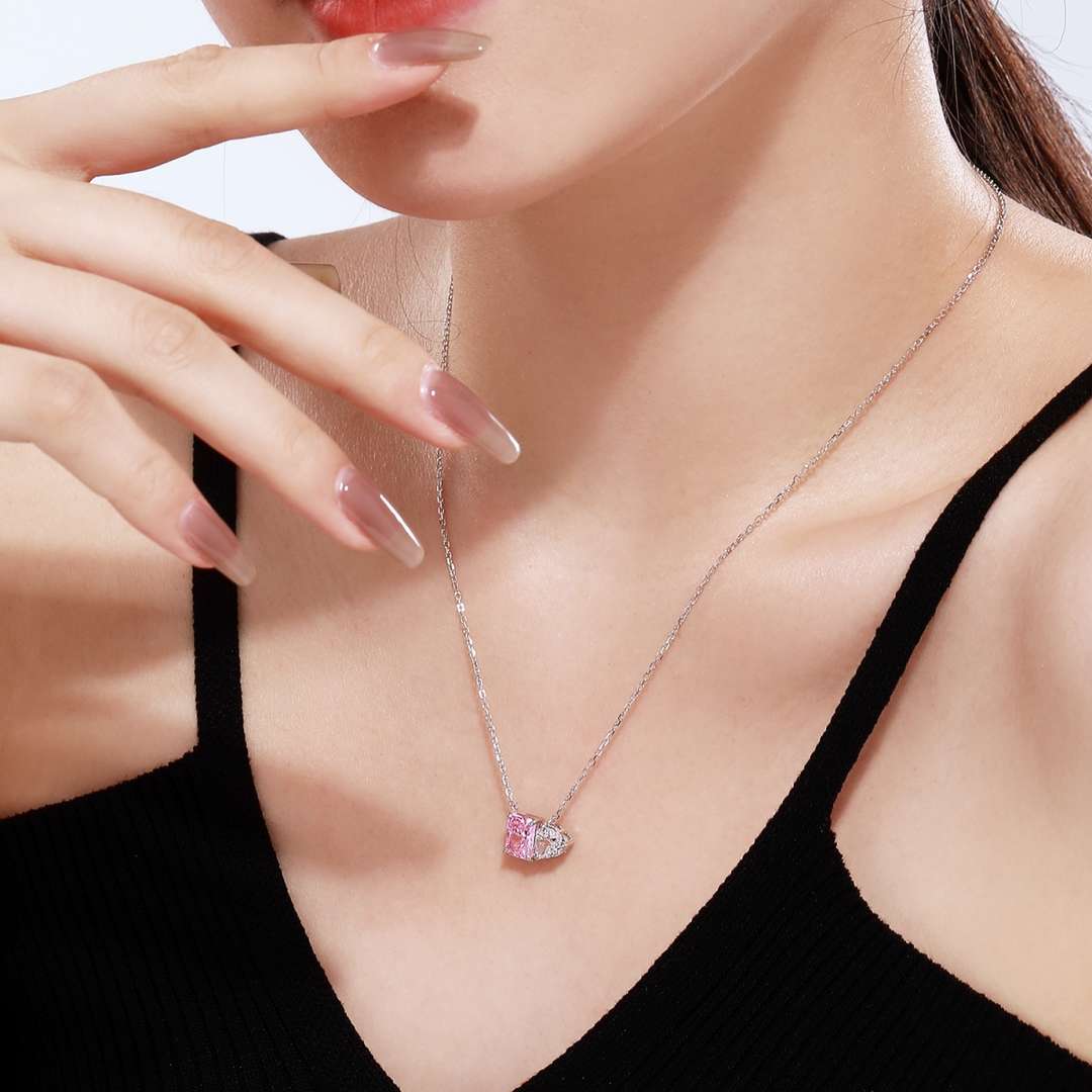 [BASLOVE]Dazzling Square & Heart Shape Necklace