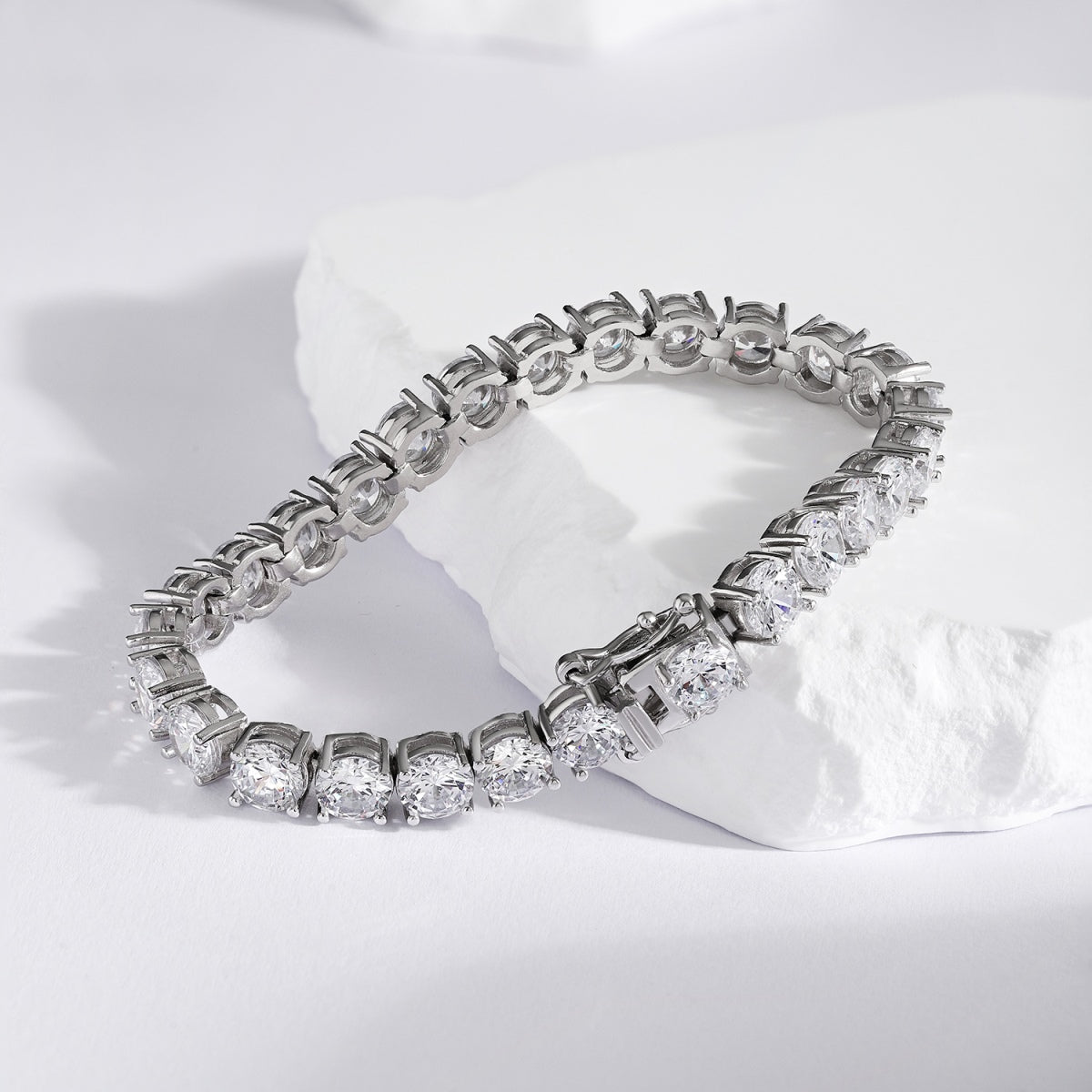 [BASLOVE]0.75 Carat Dazzling Round Cut Wedding Bracelet