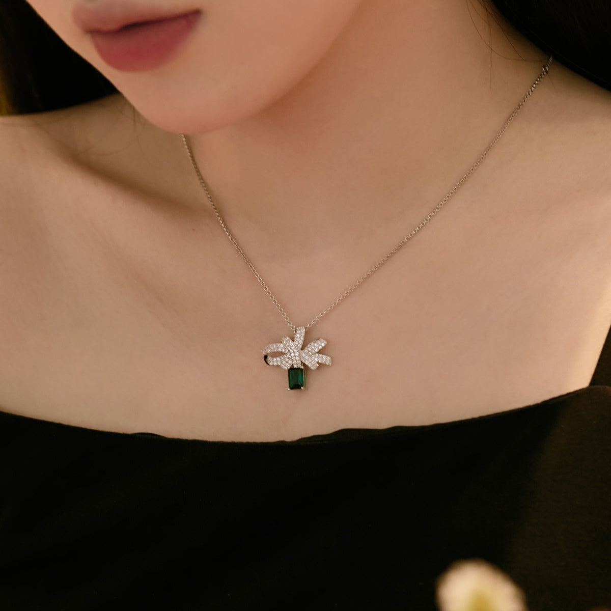 [BASLOVE]Luxurious Flower Shape Emerald Cut Necklace