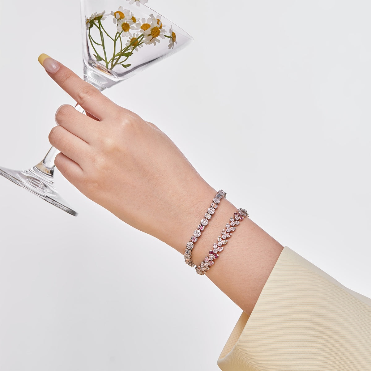 [BASLOVE]Dainty Exquisite Flower Shape Daily Bracelet