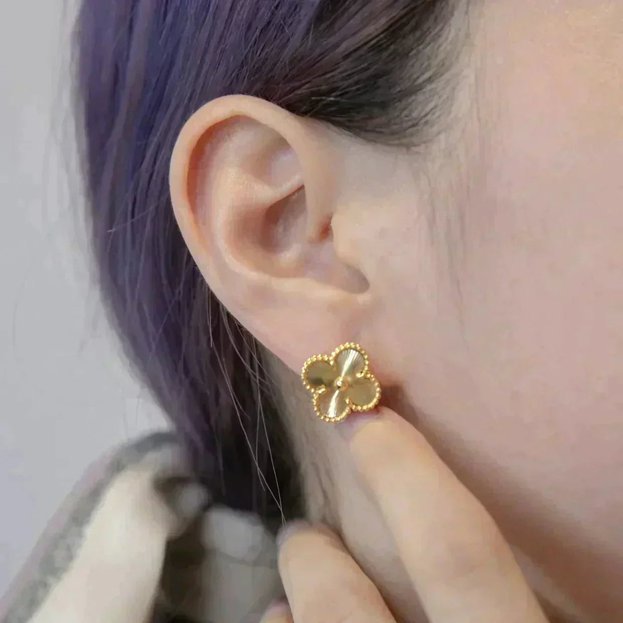 [basloveJW]CLOVER MEDIUM 1 MOTIFS LASER EARRINGS