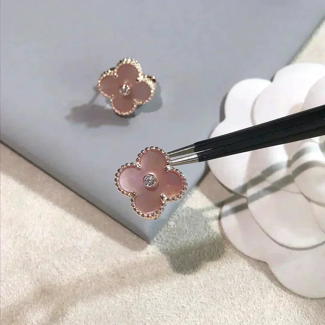 [basloveJW]CLOVER MEDIUM 1 MOTIFS  PINK MOP DIAMOND EARRINGS