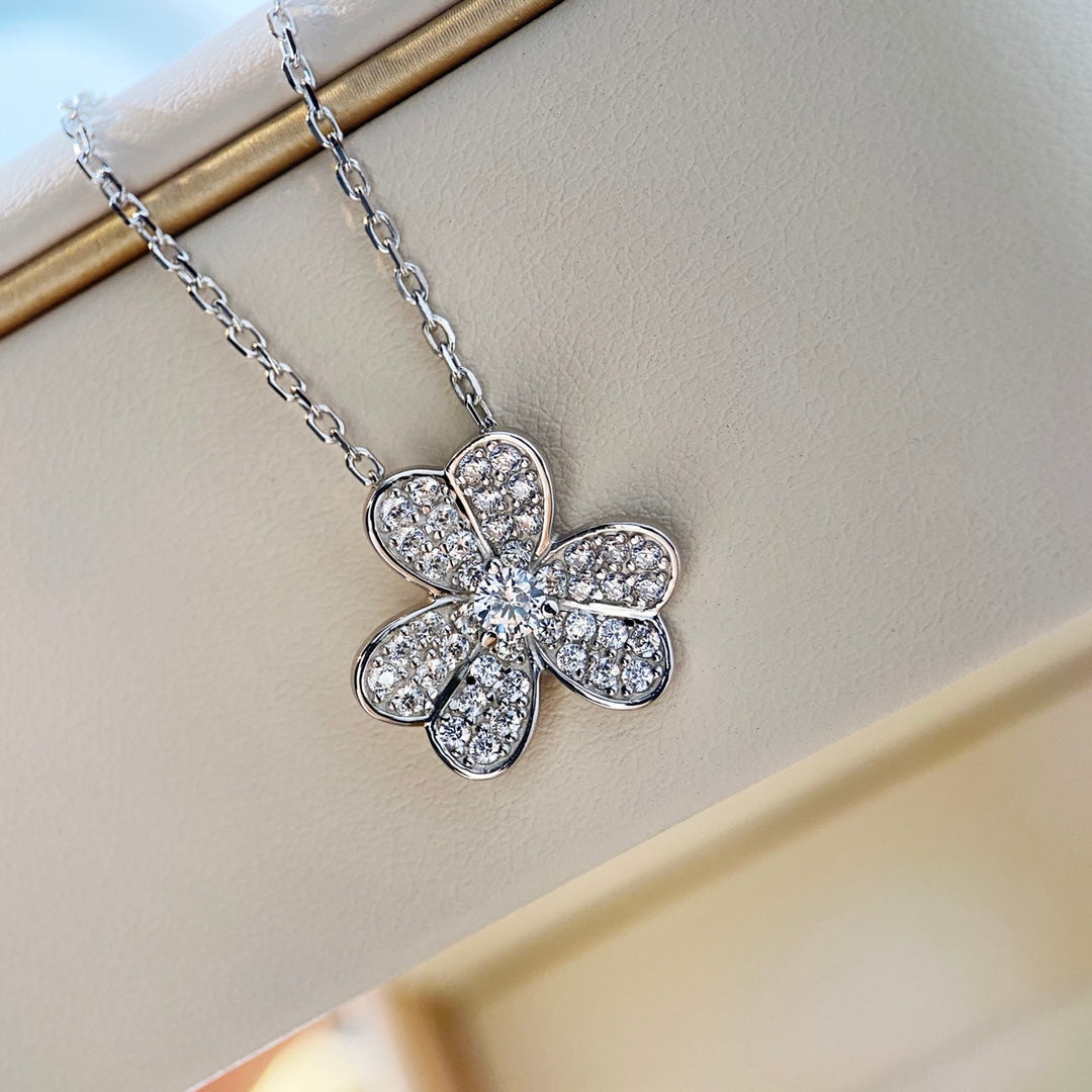 [basloveJW]CLOVER DIAMOND NECKLACE SILVER