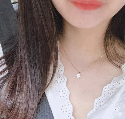 [basloveJW]CLOVER MINI 9.5MM WHITE MOTHER-OF-PEARL NECKLACE