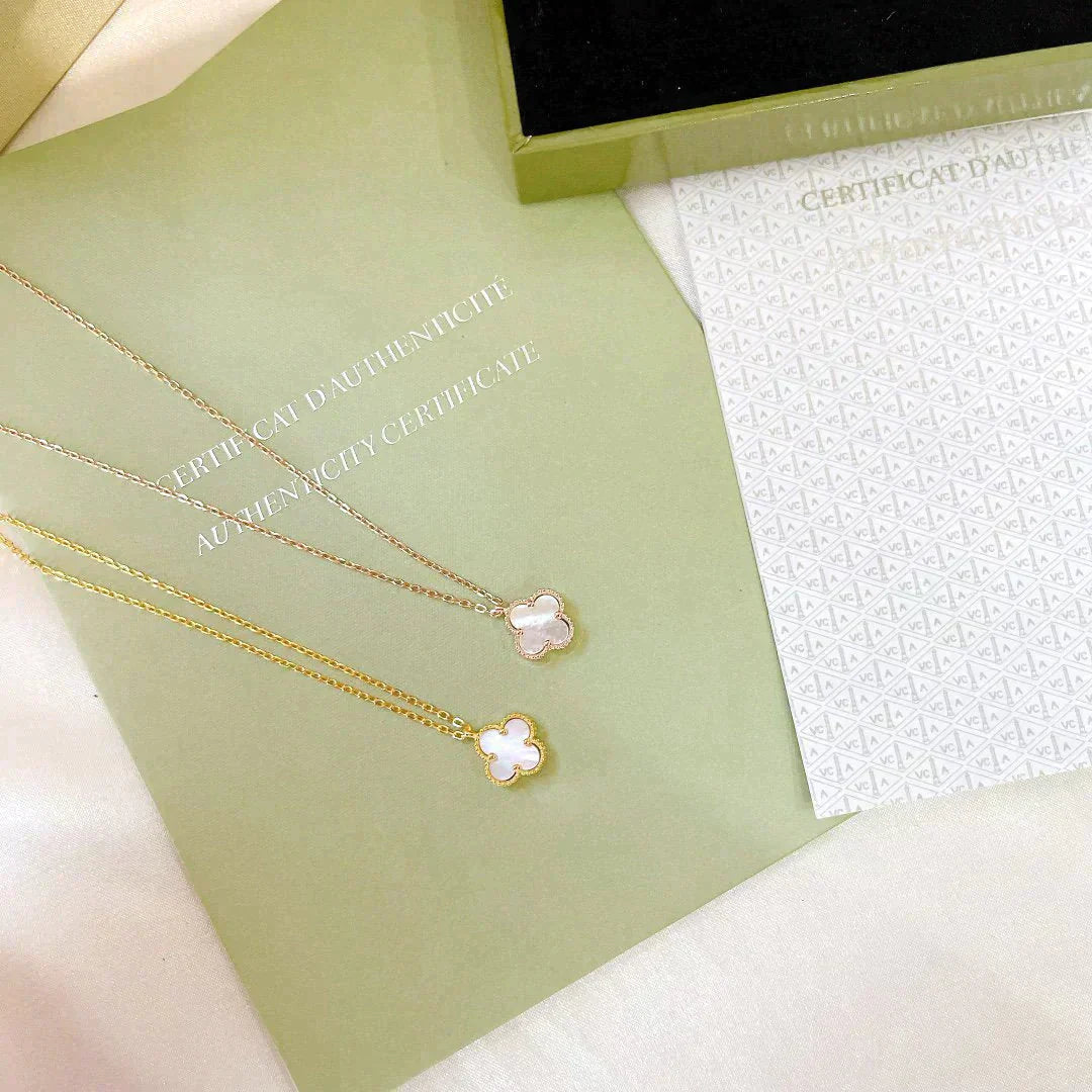 [basloveJW]CLOVER MINI 9.5MM WHITE MOTHER-OF-PEARL NECKLACE