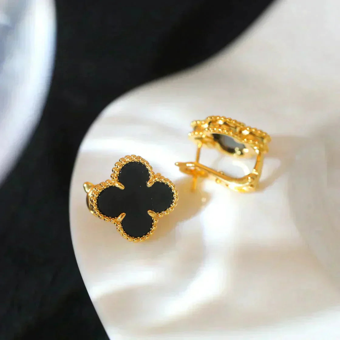 [basloveJW]CLOVER MEDIUM 1 MOTIFS  ONYX STUD EARRINGS