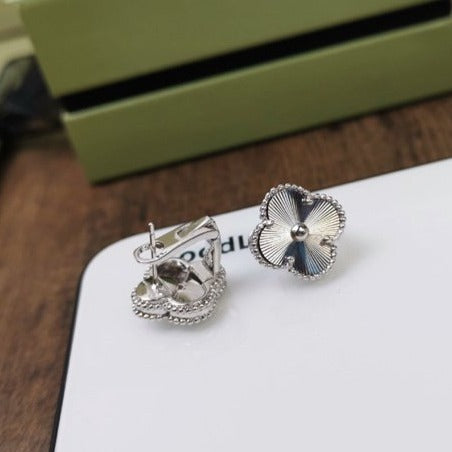 [basloveJW]CLOVER MEDIUM STUD EARRINGS