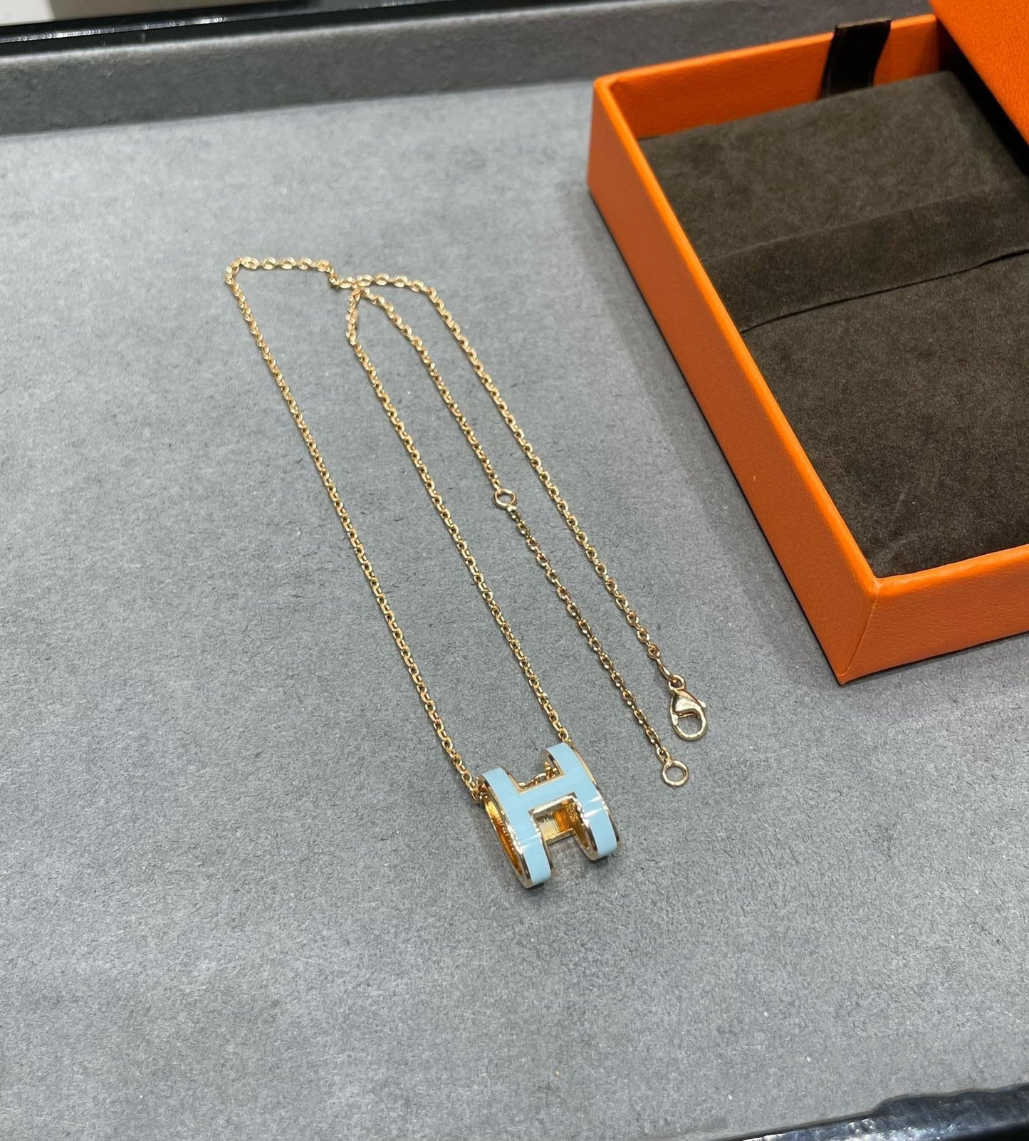 [Basjewels]POP H SKY BLUE NECKLACE