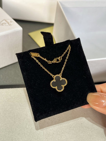 [basloveJW]CLOVER ROCK CRYSTAL ROSE GOLD NECKLACE