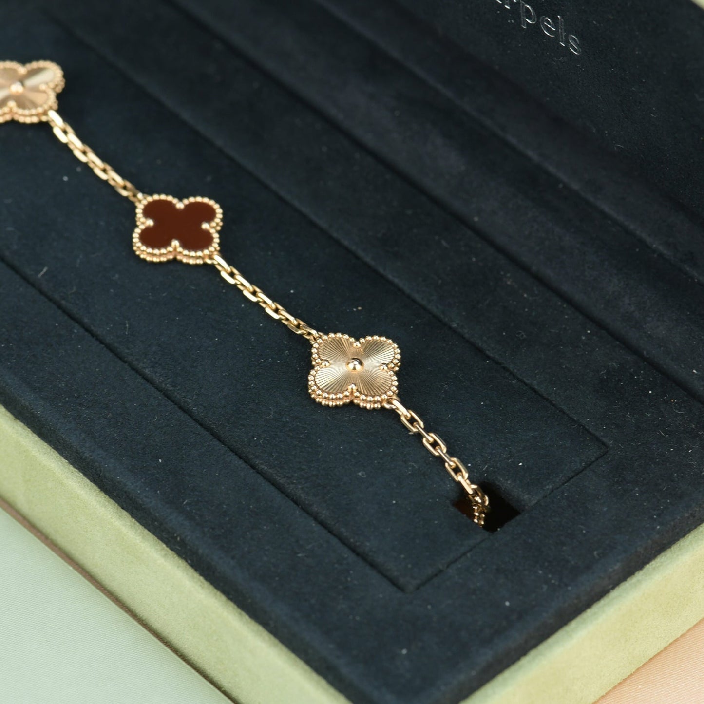 [basloveJW]CLOVER  5 MOTIFS CARNELIAN GOLD BRACELET