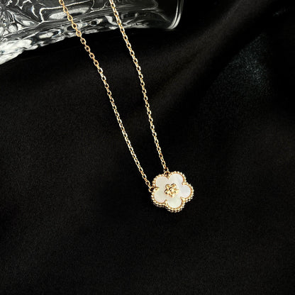 [basloveJW]LUCKY  WHITE MOP  PLUM BLOSSOM NECKLACE