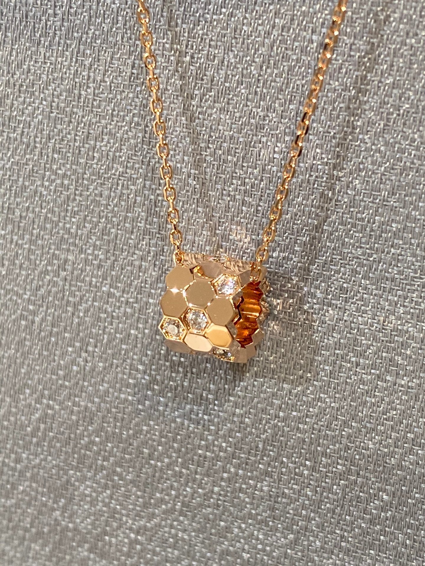 [Basjewels]BEE LOVE DIAMOND NECKLACE