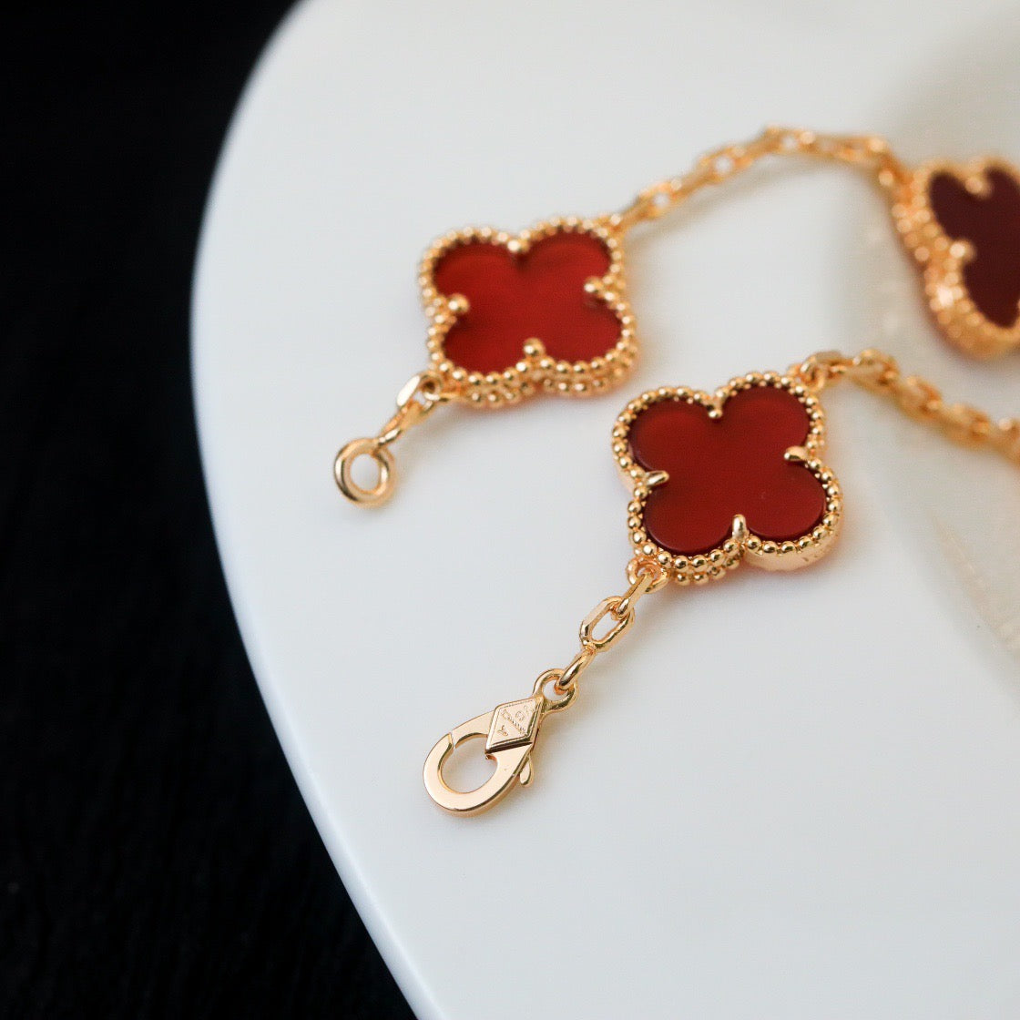 [basloveJW]CLOVER 5 MOTIFS RED AGATE  BRACELET