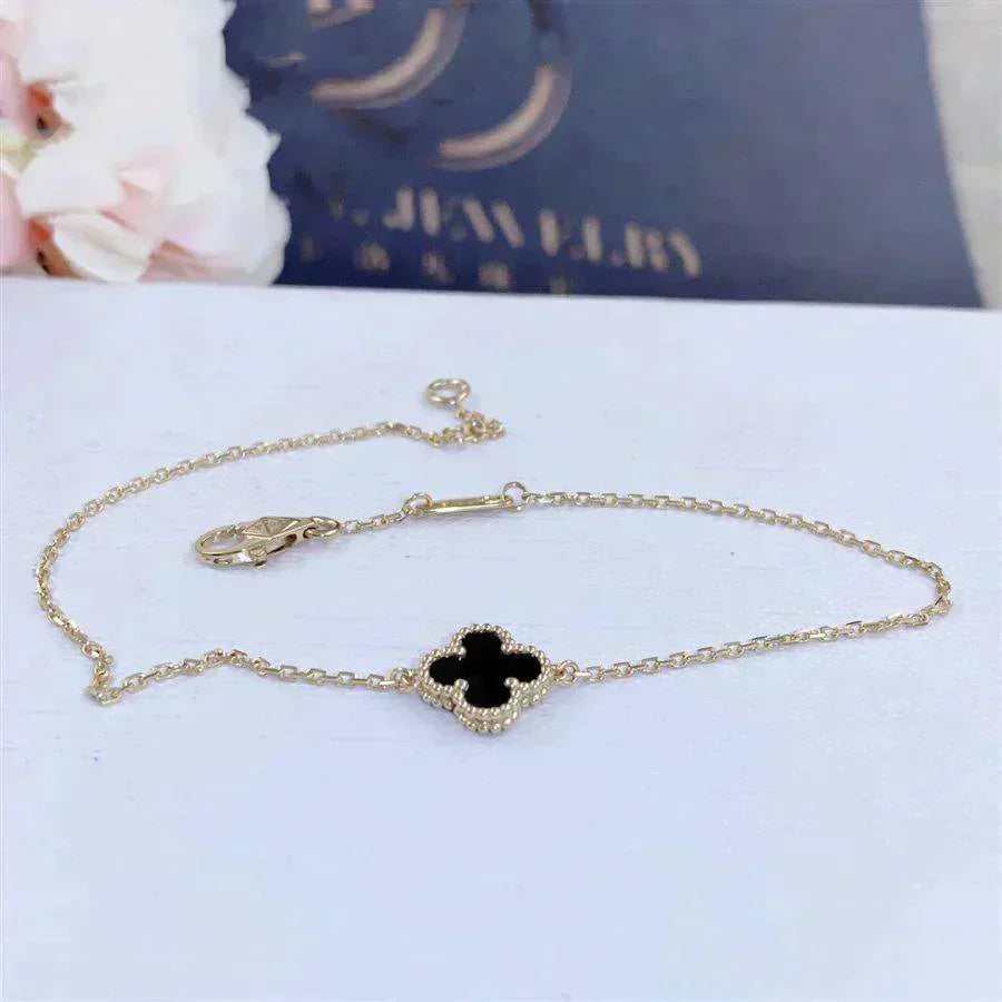 [basloveJW]CLOVER ONYX SINGLE FLOWER BRACELET